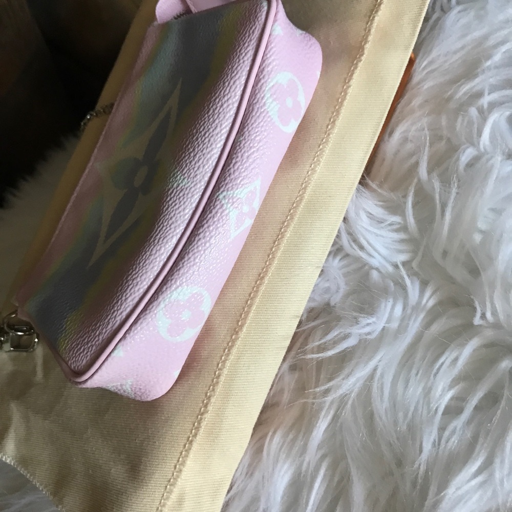 SOLD😌Louis Vuitton Mini pochette pastel chain bag - Picture 6 of 8